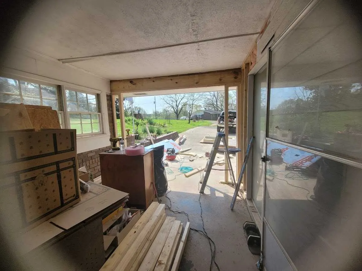 Air movers and dehumidifier for Water Mitigation Services in Lake Station